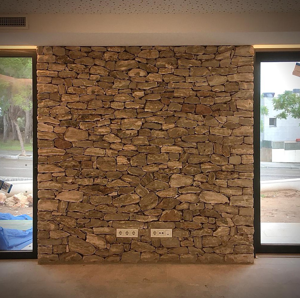 Interiors en pedra seca
